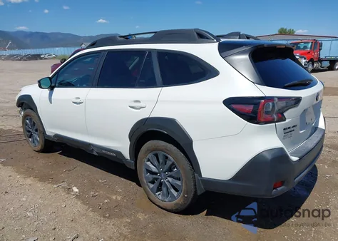 2025 Subaru Outback Onyx Edition z USA, uszkodzony, nr VIN 4S4BTALC8S3116510